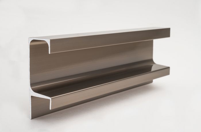 Este perfil de alumínio - Funzionale MTX H15 + MTXH18 é o mais classico e padrão de todas as linhas de perfis, graças ao seu visual discreto e moderno.

